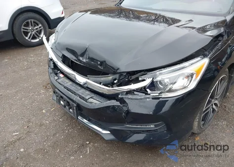 2017 Honda Accord Sport Se z USA, uszkodzony, nr VIN 1HGCR2F14HA021648